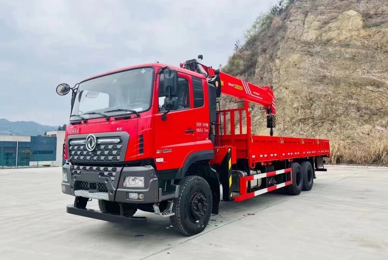 深入解析9.6米隨車吊的工作原理與市場應用前景